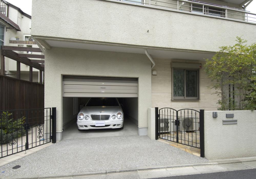 Garage thế hệ mới dành cho nhà ở hai thế hệ.