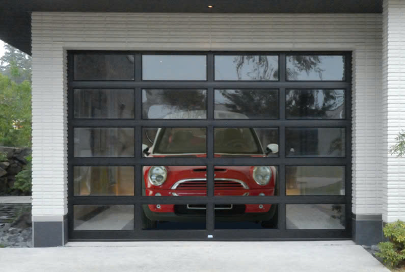 VisualBard – Giải Pháp Cửa Garage Nghệ Thuật Cho Nhà Nghỉ Dưỡng Trên Núi